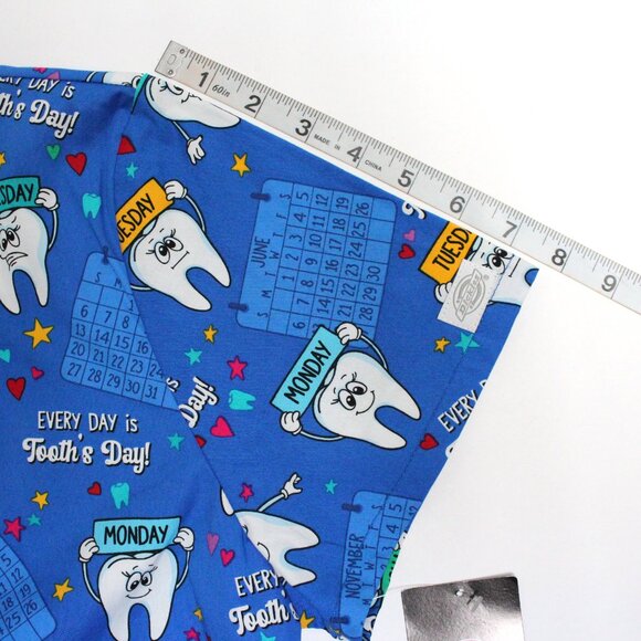 NWT Dickies Dental Theme Short Sleeve V Neck Graphic Scrub Top With Pockets - Picture 8 of 15